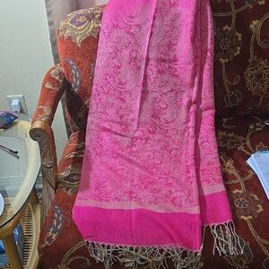 Pashmina Pink Paisley Jacquard Fringe Wrap